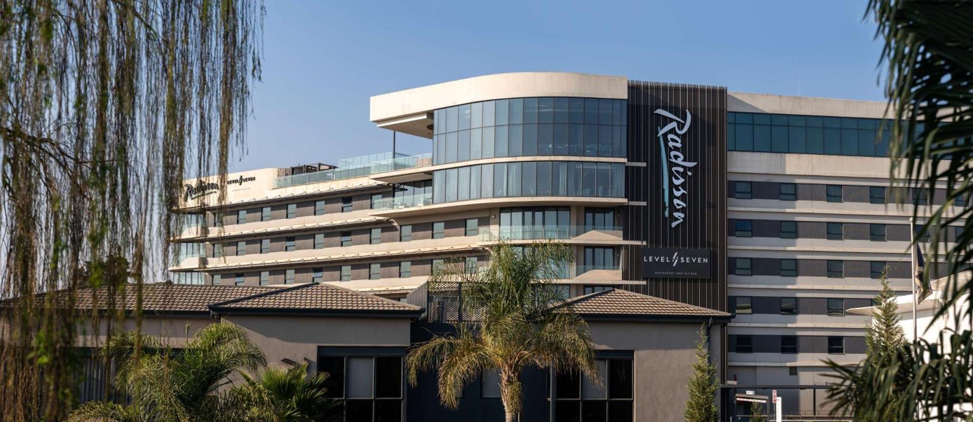 Radisson Hotel And Convention Centre Or Tambo Airport Johannesburg Dış mekan fotoğraf