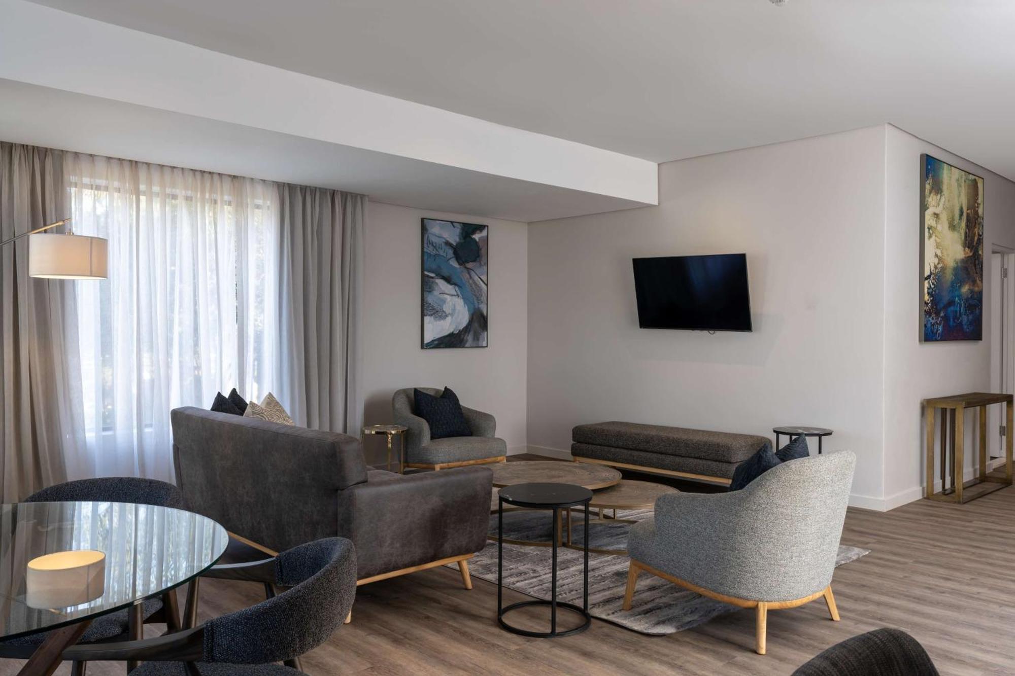 Radisson Hotel And Convention Centre Or Tambo Airport Johannesburg Dış mekan fotoğraf